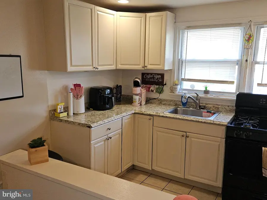 42 Oakmont Dr, New Castle, DE 19720 - Image #3