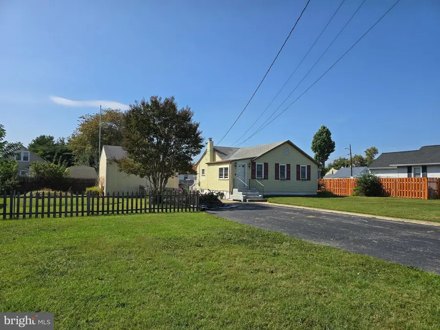 202 Minquadale Blvd, New Castle, DE 19720 - Image #2