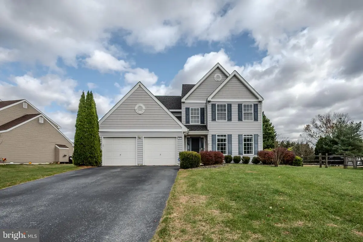 17 Oak View Dr, Newark, DE 19702 - Image #1
