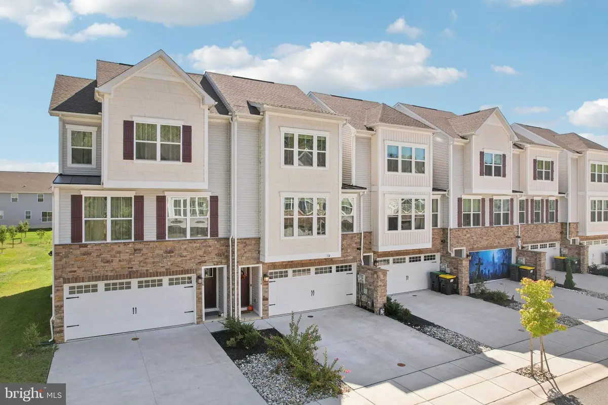 134 Torrey Dr, Newark, DE 19702 - Image #1