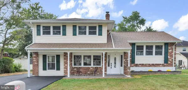 4 Festival Ct, NEWARK, DE 19702