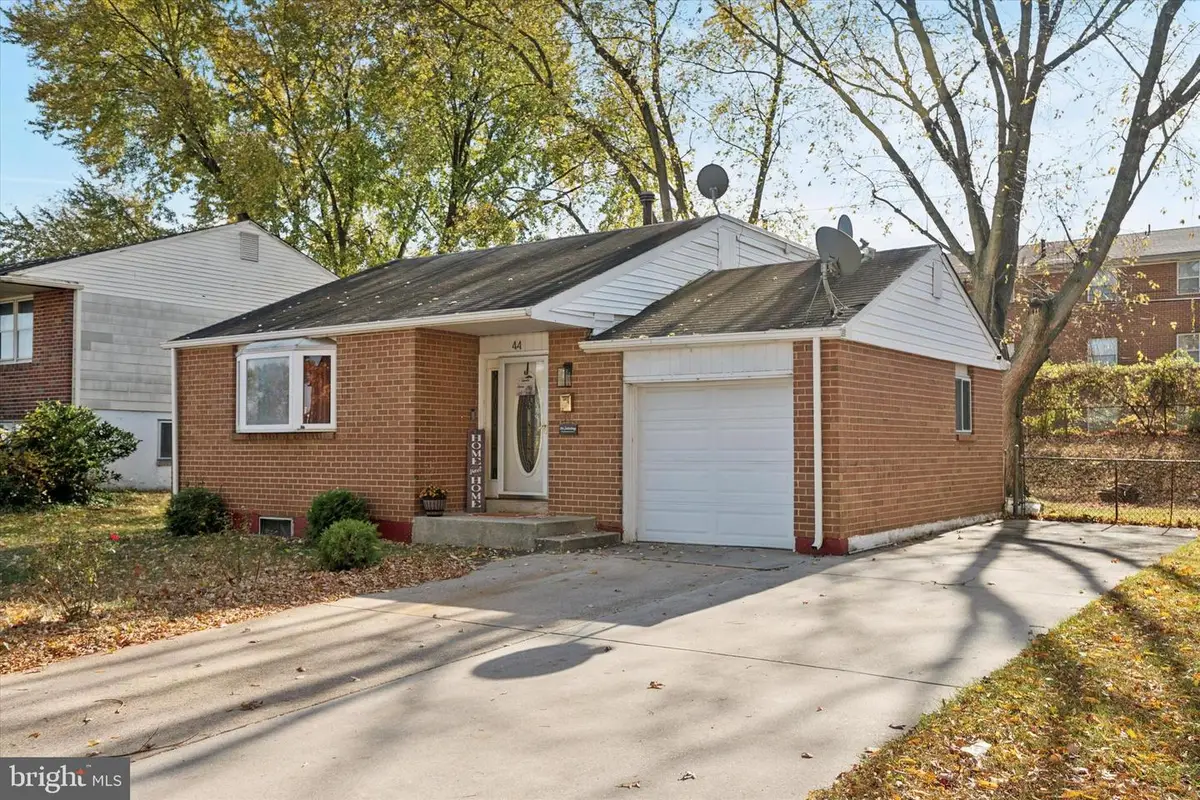 44 E Bellamy Dr, New Castle, DE 19720 - Image #1