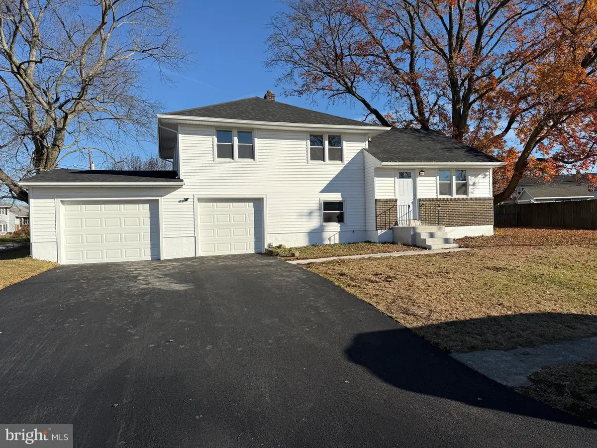 13 Center Cir, Wilmington, DE 19808 - Image #1