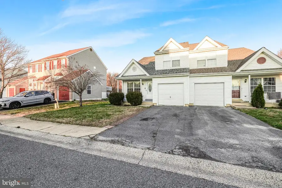 717 Lexington Dr, Bear, DE 19701 - Image #2