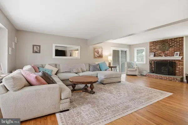 5 Embry Ct, NEWARK, DE 19711