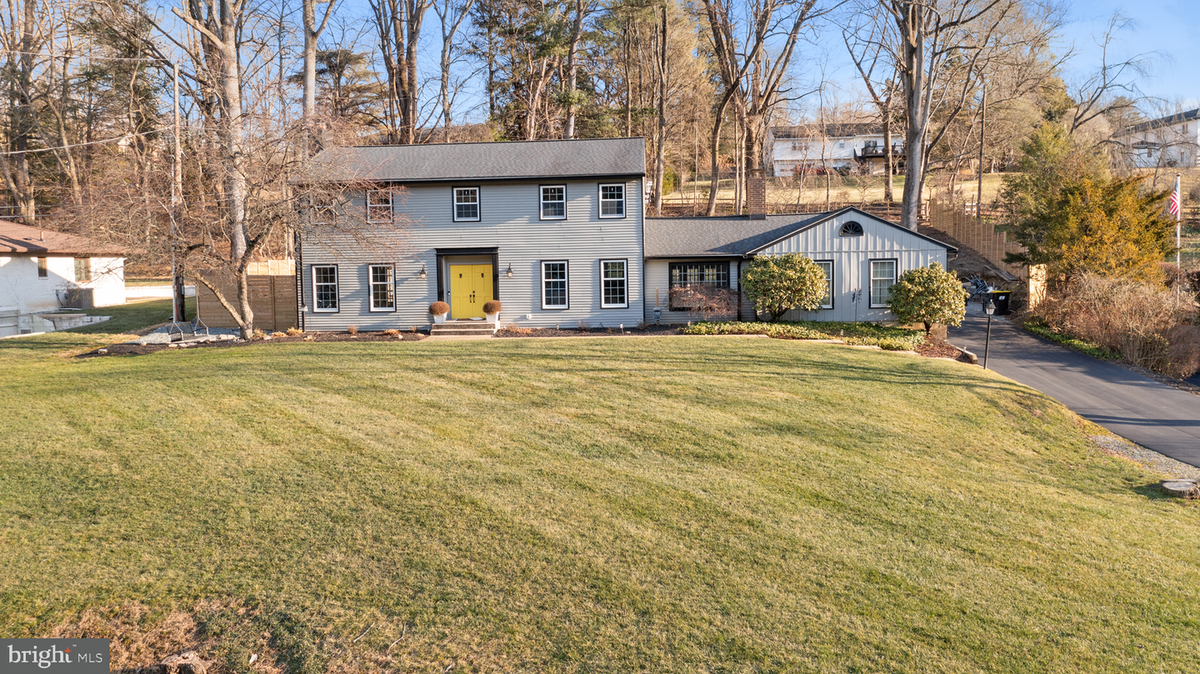 429 Valley Brook Dr, Hockessin, DE 19707 - Image #1