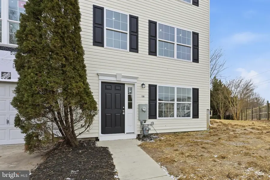138 Versailles Ct, Newark, DE 19702 - Image #2