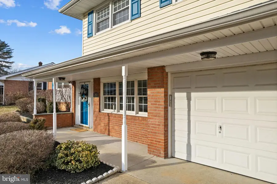 2603 Heritage Farm Dr, Wilmington, DE 19808 - Image #3