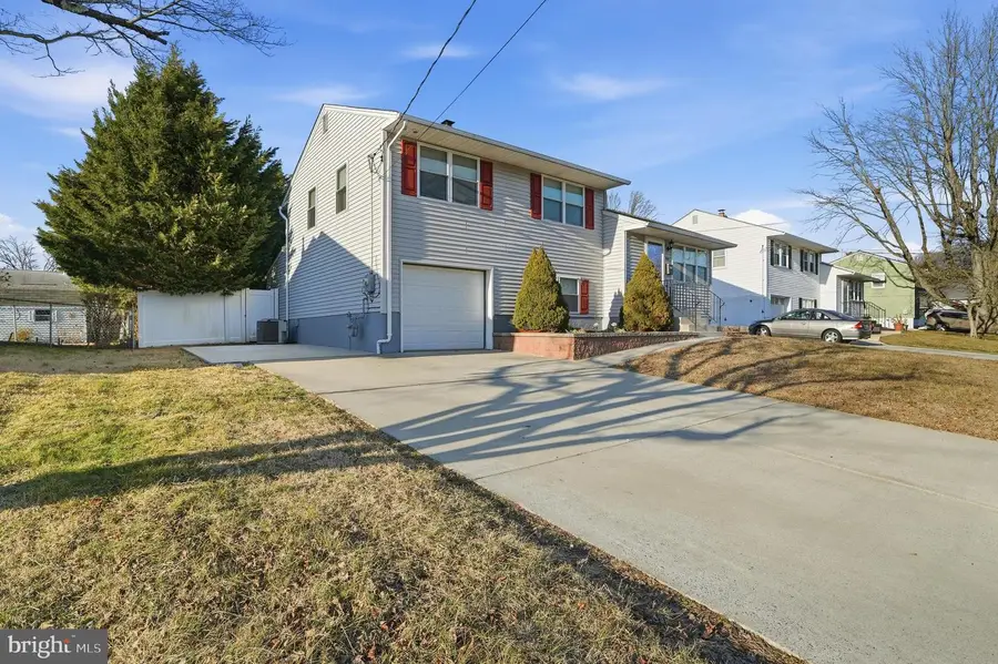 1431 Oak Hill Dr, Wilmington, DE 19805 - Image #3