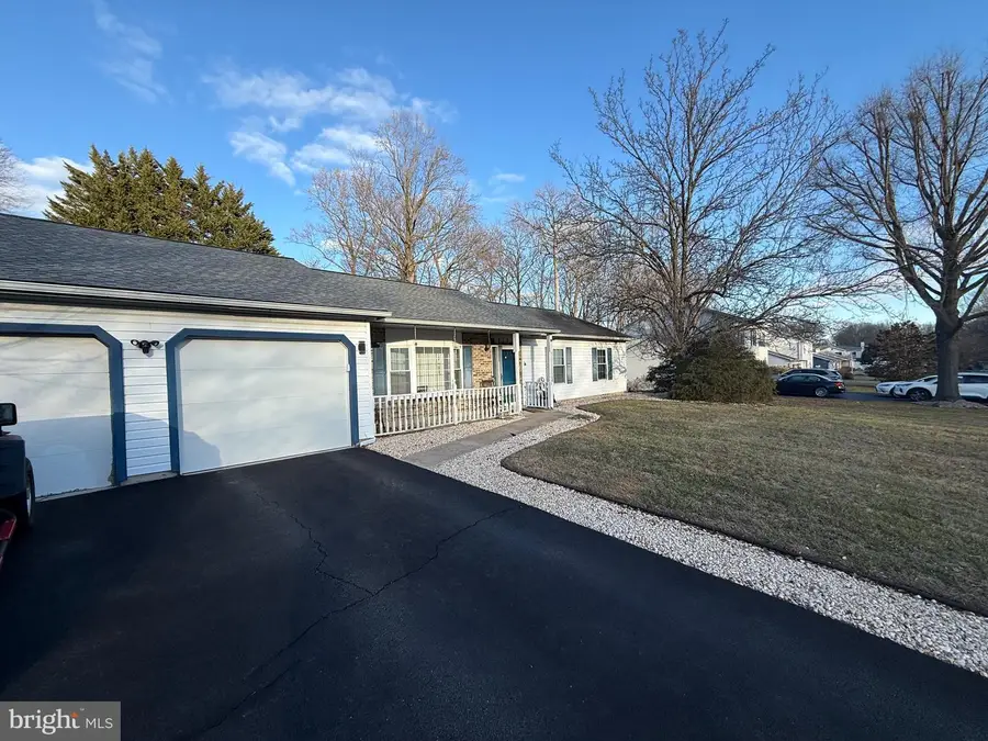 415 Wooddale Ave, New Castle, DE 19720 - Image #2