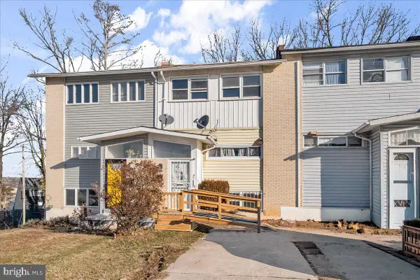 55 Oakmont Dr, NEW CASTLE, DE 19720