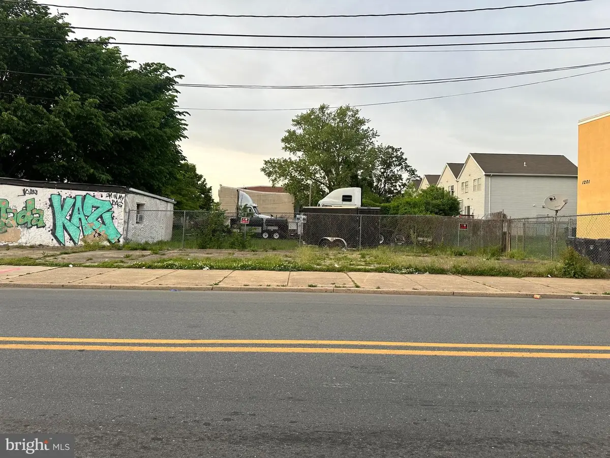 1200 Thatcher St, Wilmington, DE 19802 - Image #1