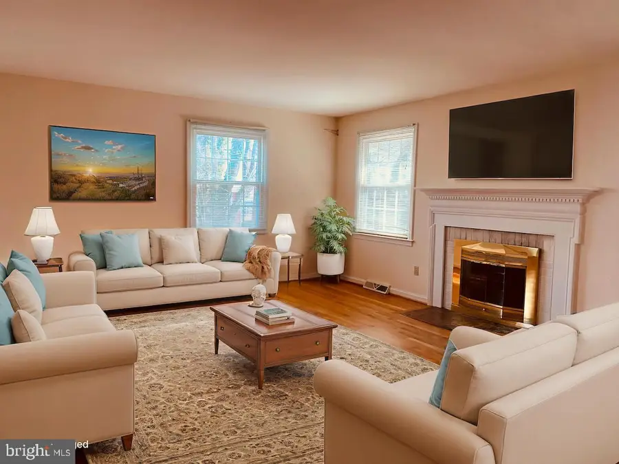 2512 Kittiwake Dr, Wilmington, DE 19805 - Image #2