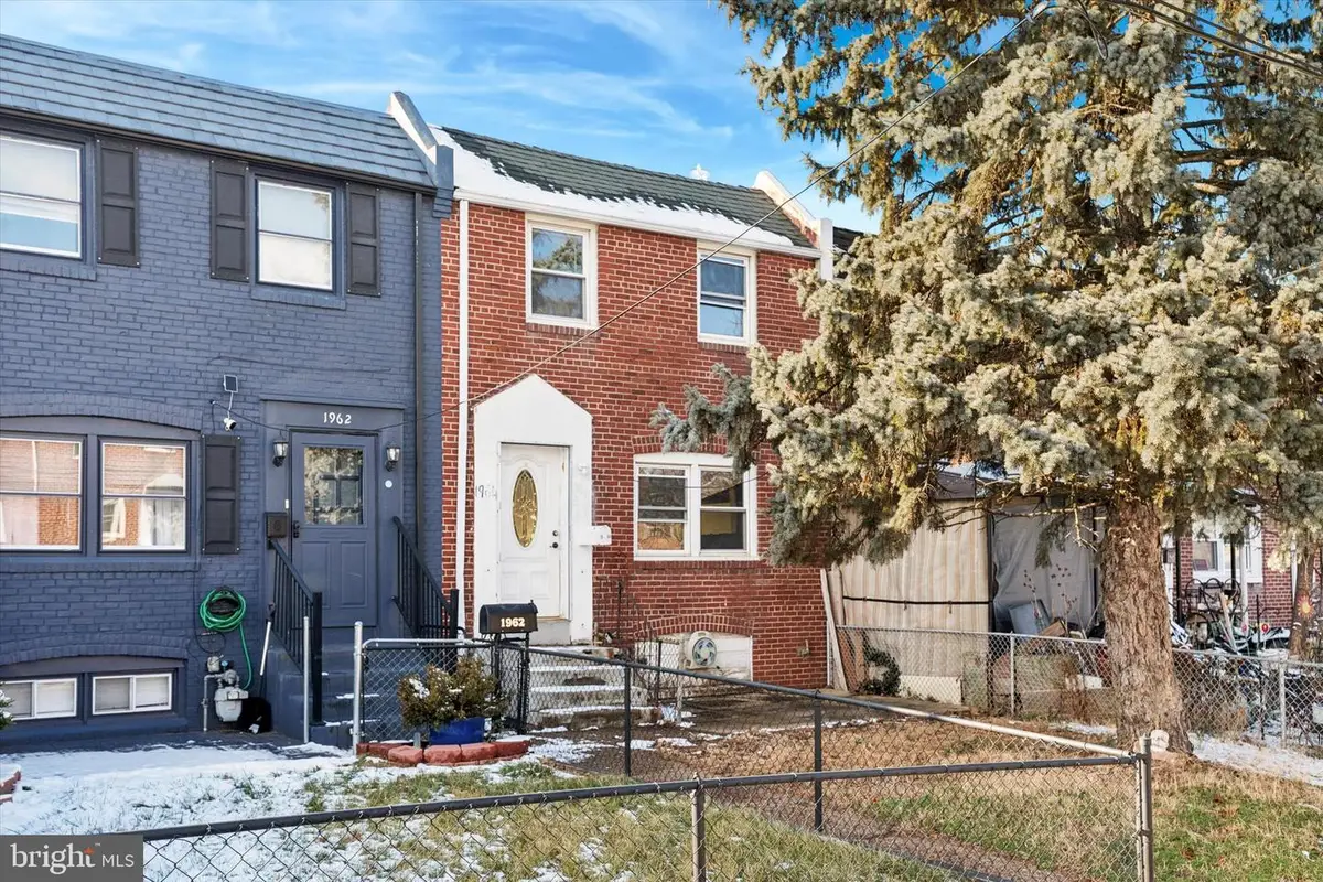 1964 Lakeview Rd, Wilmington, DE 19805 - Image #1