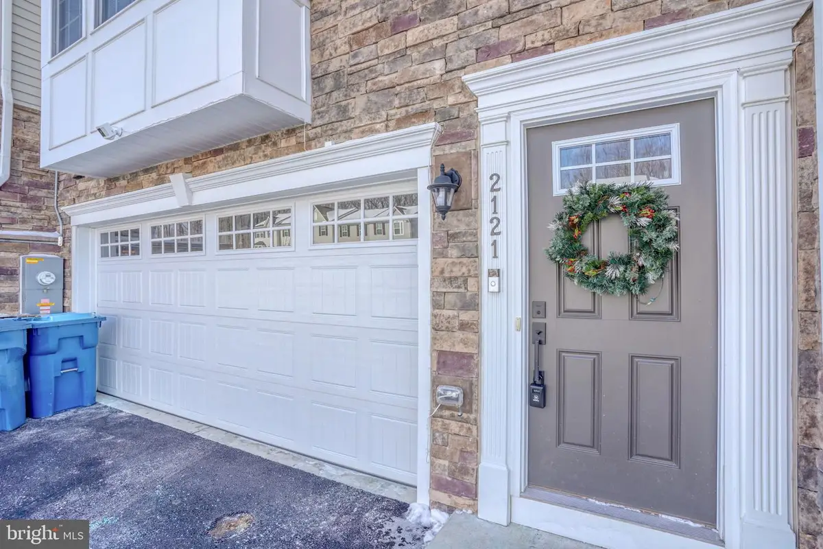 2121 Rivers Dr, Newark, DE 19702 - Image #1