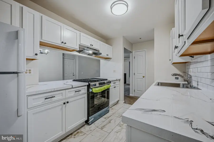 1604 Waters Edge Dr, Newark, DE 19702 - #3