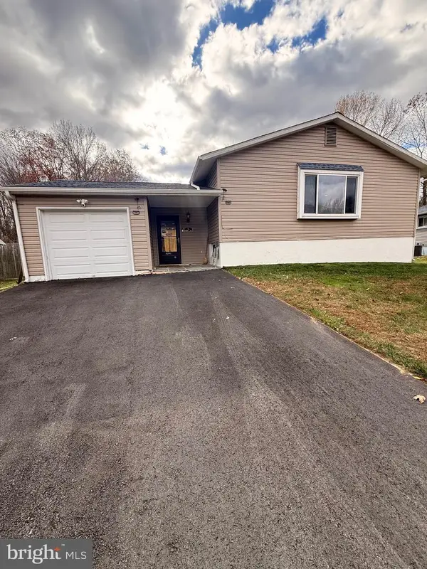 5 Regal Ct, NEWARK, DE 19713