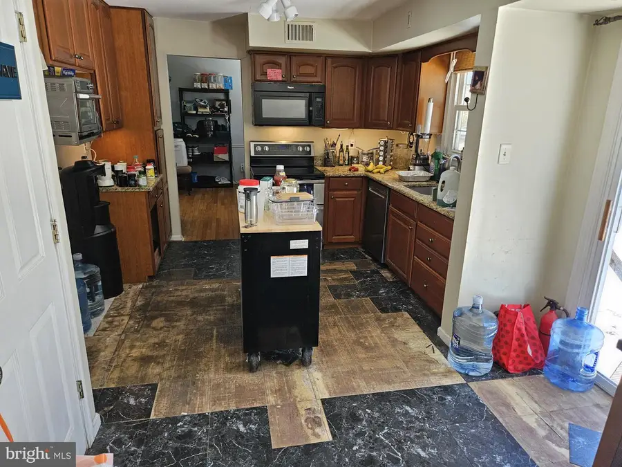 8 Inverness Ct, Wilmington, DE 19808 - #3