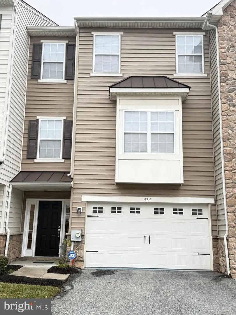 434 Jacobsen Dr, Newark, DE 19702 - #1