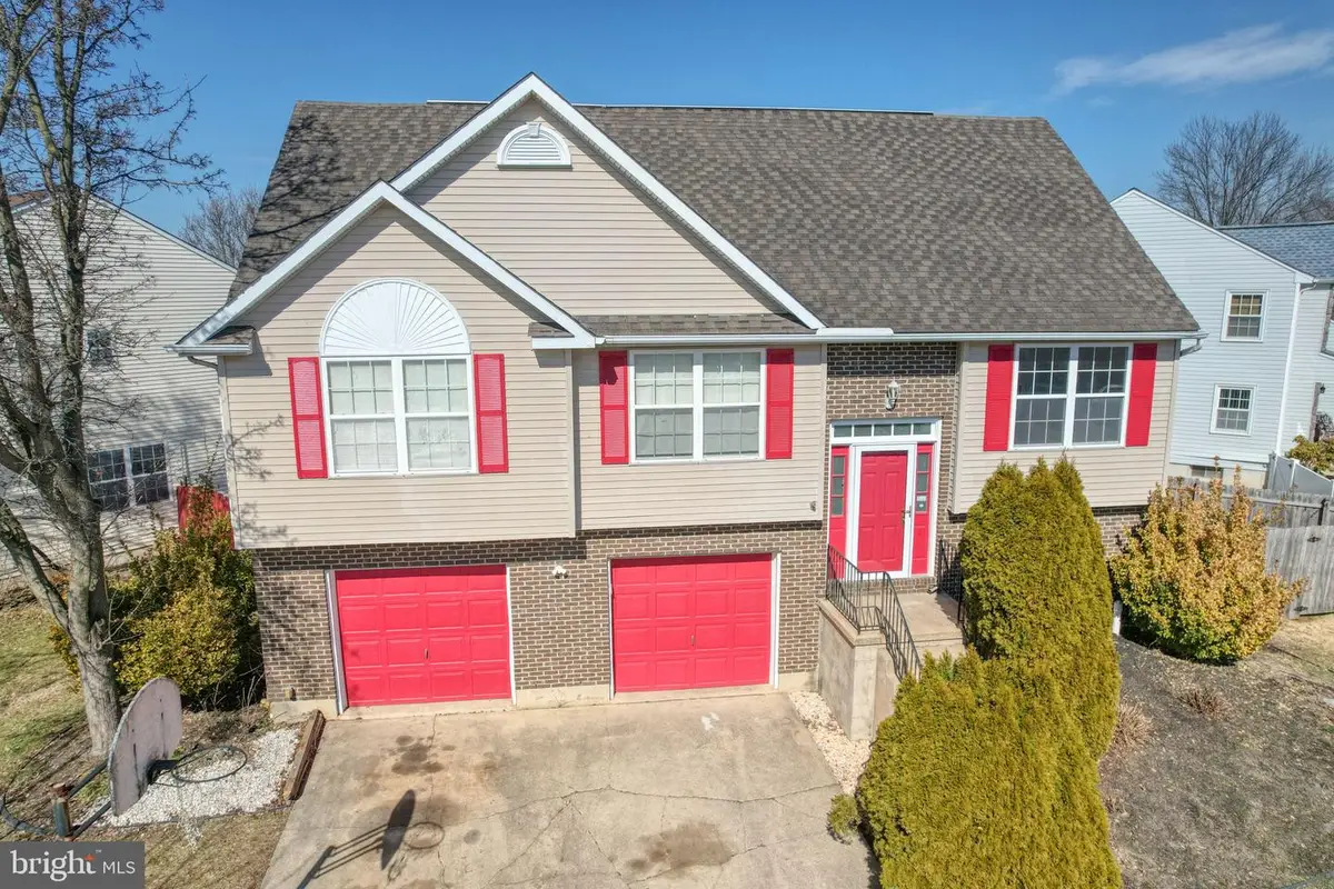 8 Lochview Dr, Bear, DE 19701 - #1