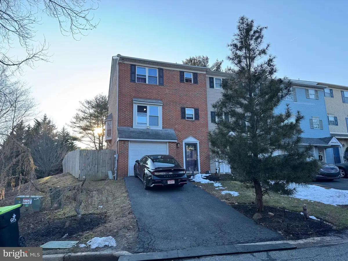 15 Ingrid Ct, Wilmington, DE 19808 - #1