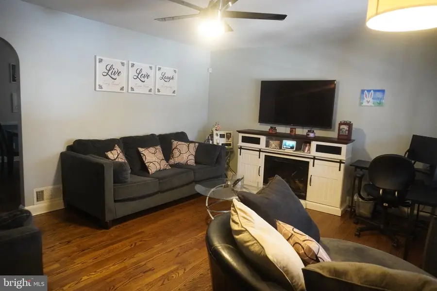 318 W 39th St, Wilmington, DE 19802 - #3