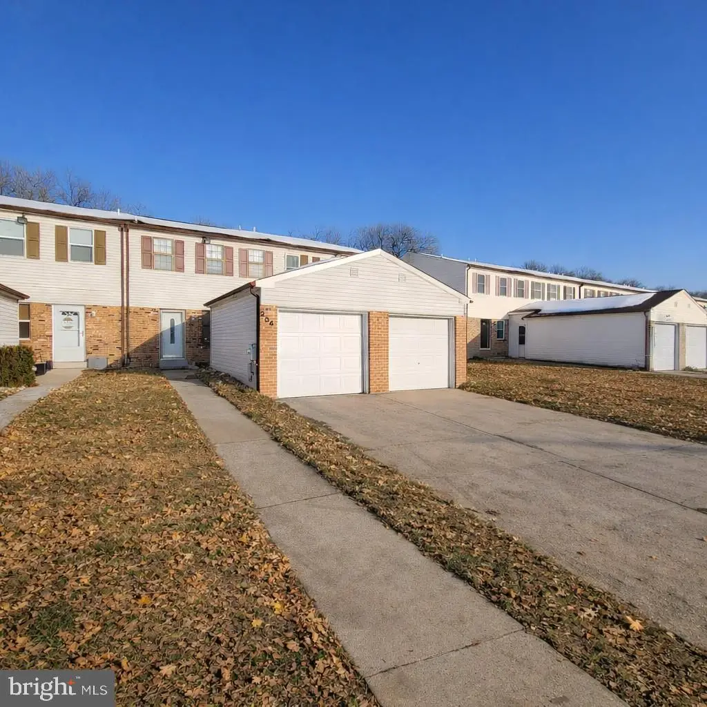 204 Springwood Dr, Bear, DE 19701 - #1