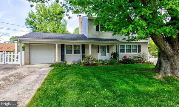 2 Henderson Hill Rd, NEWARK, DE 19711