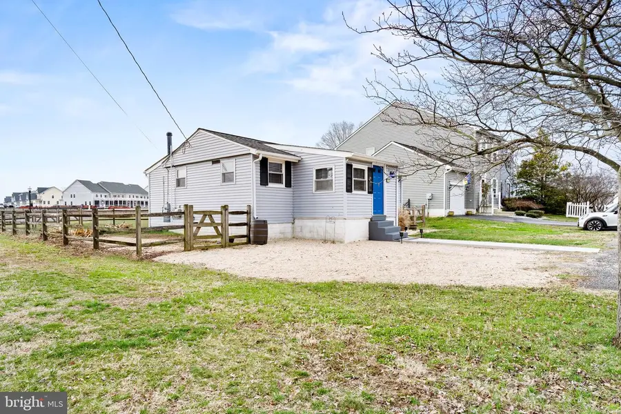 211 Bayard St, Delaware City, DE 19706 - #2