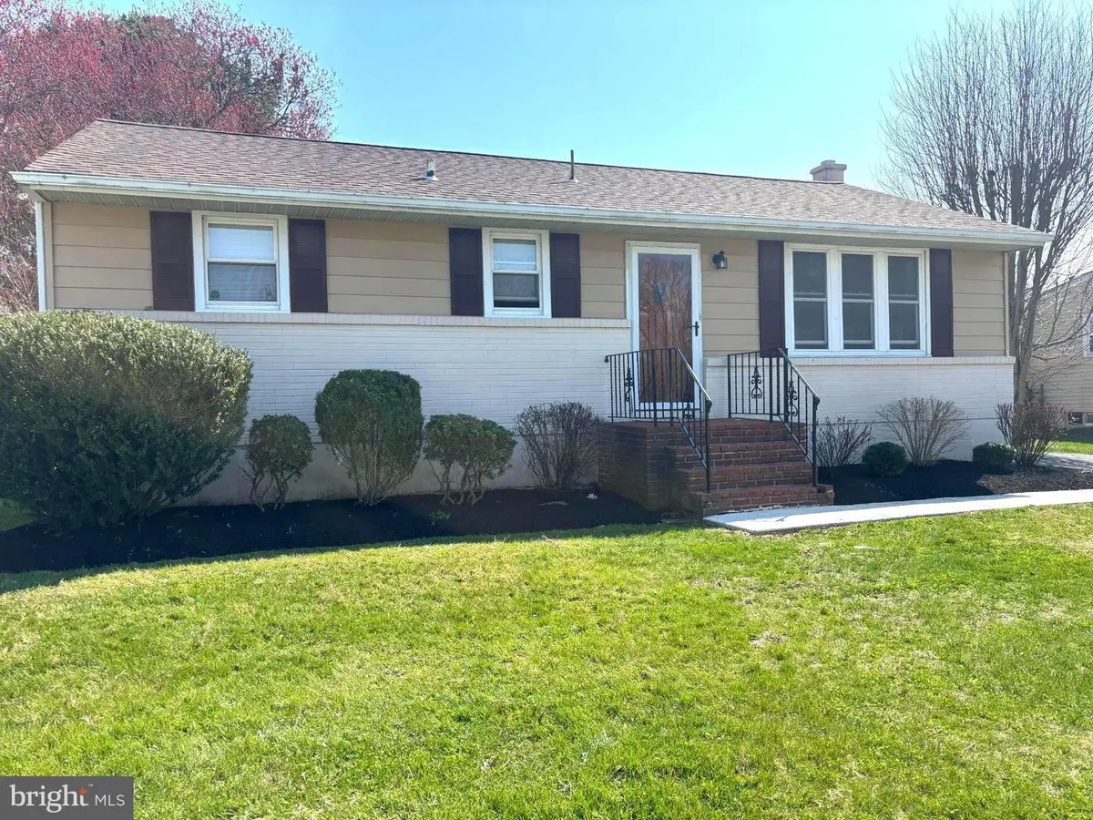 49 Spring Lake Dr, Newark, DE 19711 - #1