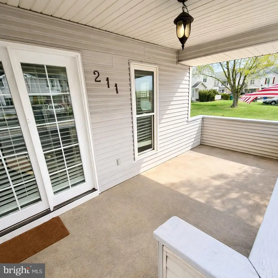 211 Lake Arrowhead Cir, Bear, DE 19701 - #3