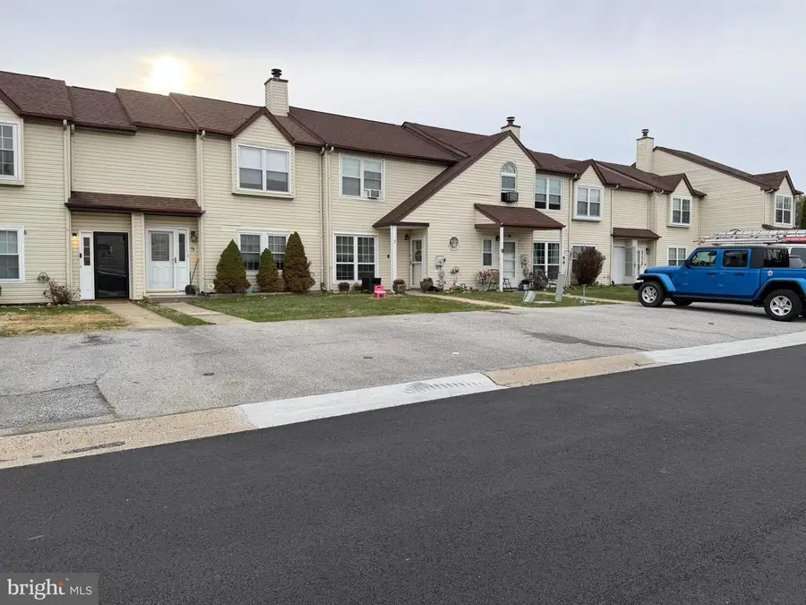 4 Ross Ct, Newark, DE 19702 - #3