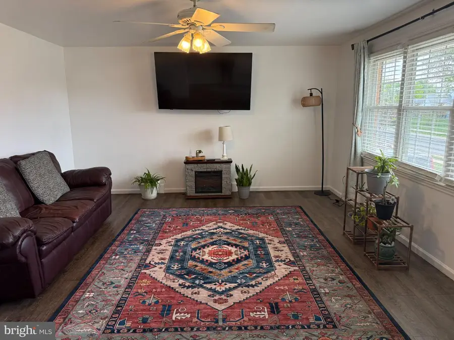 106 E Lunenburg Dr, New Castle, DE 19720 - #3