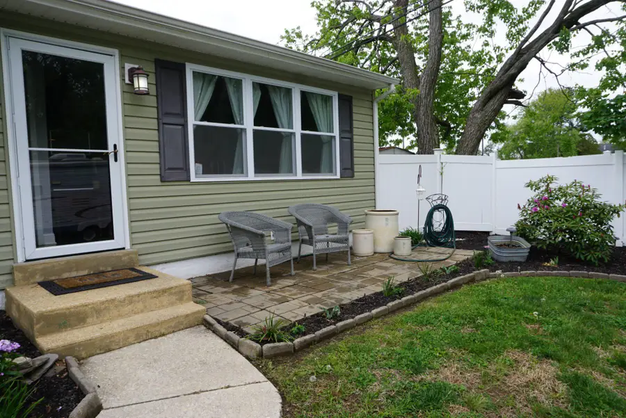 202 Coral Reef Dr, Newark, DE 19713 - #3