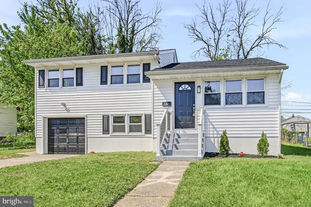 42 Briarcliff Dr, New Castle, DE 19720 - #1
