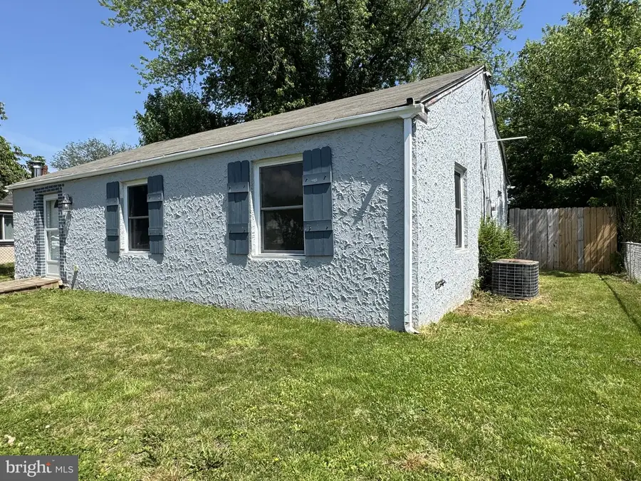 422 Howell Dr, New Castle, DE 19720 - #2