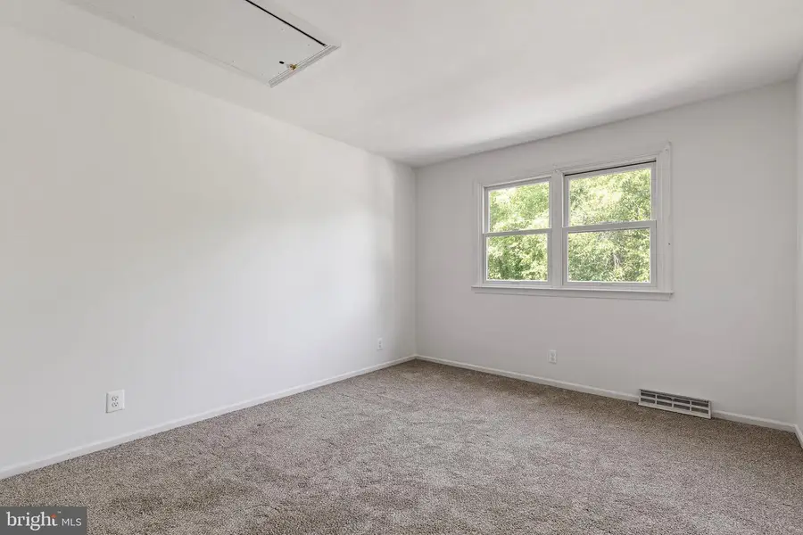 1040 Valley Rd, Hockessin, DE 19707 - #3