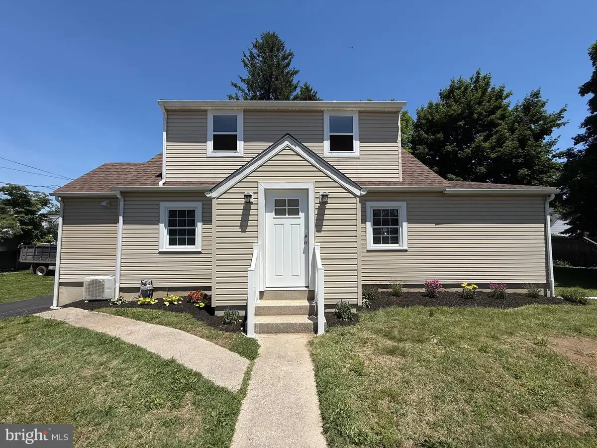 407 W Summit Ave, Wilmington, DE 19804 - #1