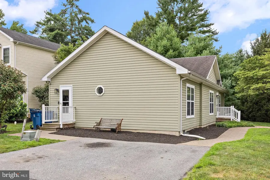 16 Barberry Ct, Newark, DE 19702 - #2