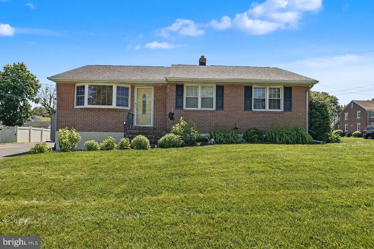 105 Macarthur Dr, Wilmington, DE 19804 - #1