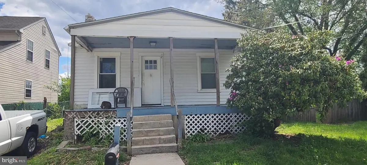407 5th St, New Castle, DE 19720 - #1