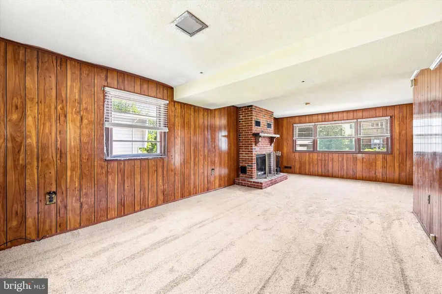 111 Wentworth Dr, Claymont, DE 19703 - #3