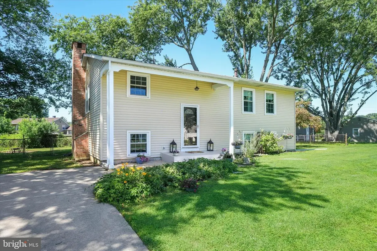 1203 Pinefield Rd, Newark, DE 19713 - #1