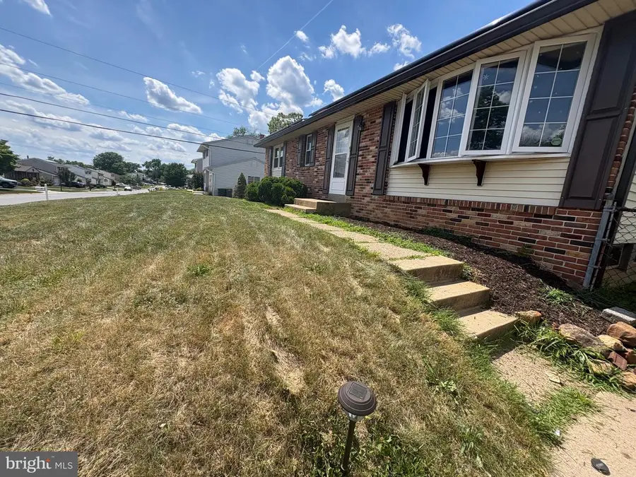 302 Brewster Dr, Newark, DE 19711 - #3