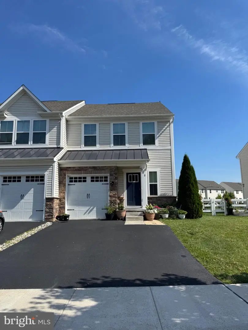 215 Felix Dr, Newark, DE 19713 - #1