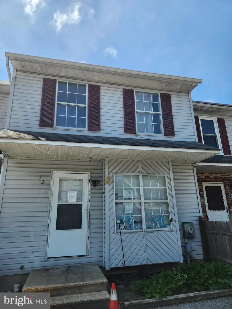 22 W Perpen Ct, Newark, DE 19702 - #1
