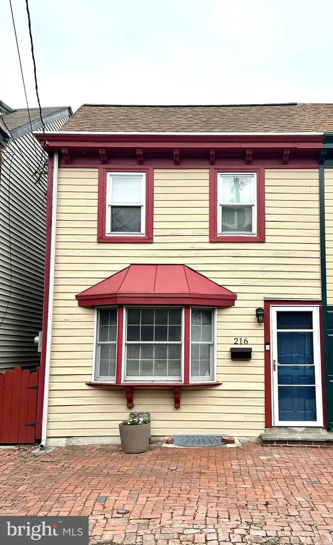 216 E 2nd St, New Castle, DE 19720 - #1