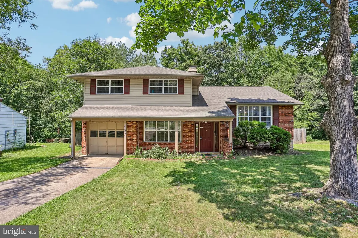 137 Woodshade Dr, Newark, DE 19702 - #1