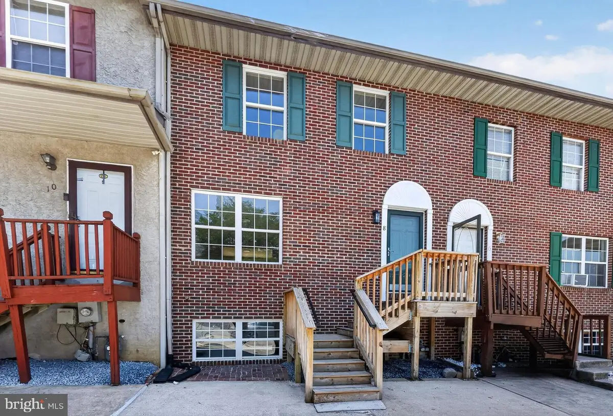 8 Freedom Ct, New Castle, DE 19720 - #1