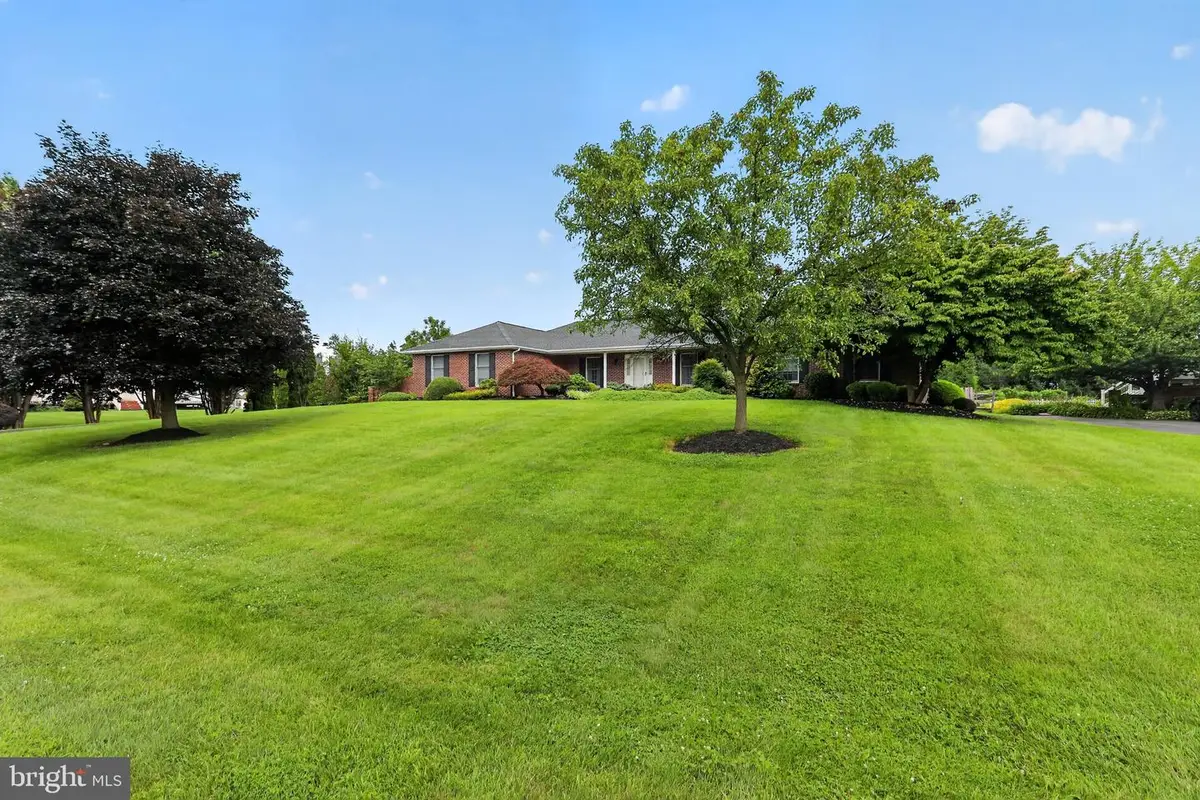 302 Detjen Dr, Hockessin, DE 19707 - #1